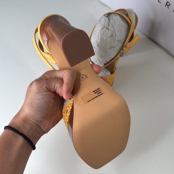 Katy Perry the steady ankle strap heels size 8.5M in pineapple wicker new in box - Picture 6 of 14